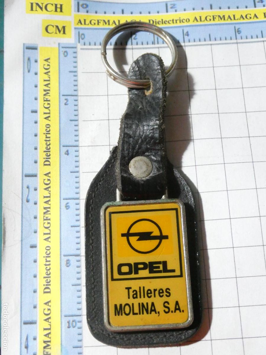 Collectionnisme de portes-cl&eacute;s: LLAVERO DE COCHES MOTOS. OPEL CONCESIONARIOS M&Aacute;LAGA