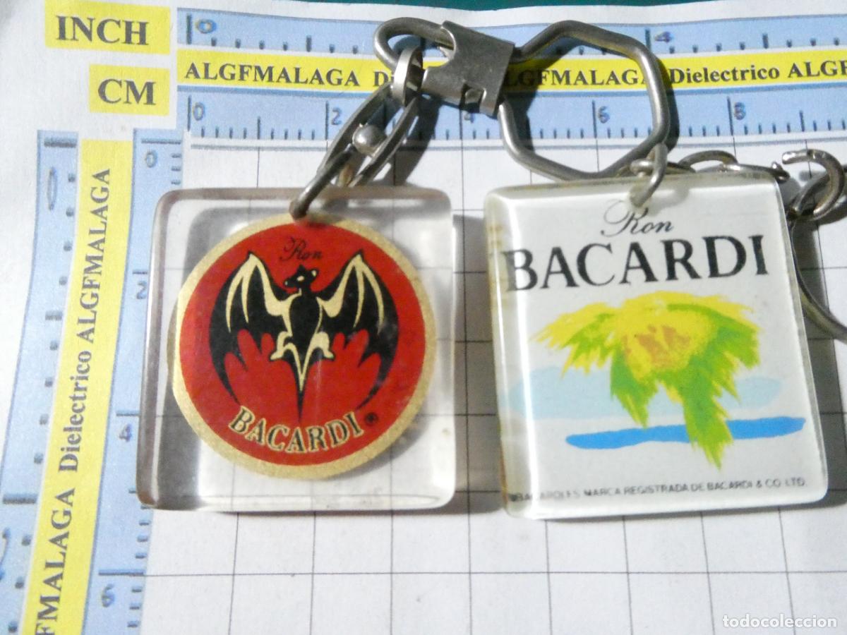 Colecionismo de porta-chaves: 2 LLAVEROS DE BEBIDAS. RON BACARDI