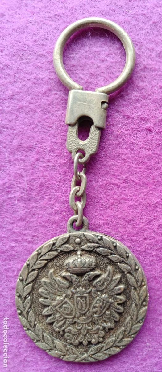 Collectionnisme de portes-cl&eacute;s: LLAVERO PUBLICIDAD CERVEZA AGUILA IMPERIAL CERVEZA DE ESPA&Ntilde;A METALICO VER FOTO TRASERA