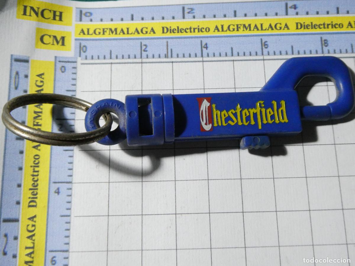 Sammlung von Schl&uuml;sselanh&auml;ngern: LLAVERO DE TABACO CIGARRILLOS. CHESTERFIELD MOSQUET&Oacute;N