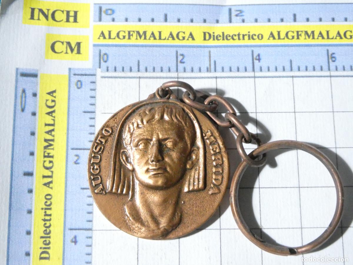 Sammlung von Schl&uuml;sselanh&auml;ngern: LLAVERO DE TURISMO. M&Eacute;RIDA BADAJOZ TEATRO ROMANO EMPERADOR AUGUSTO