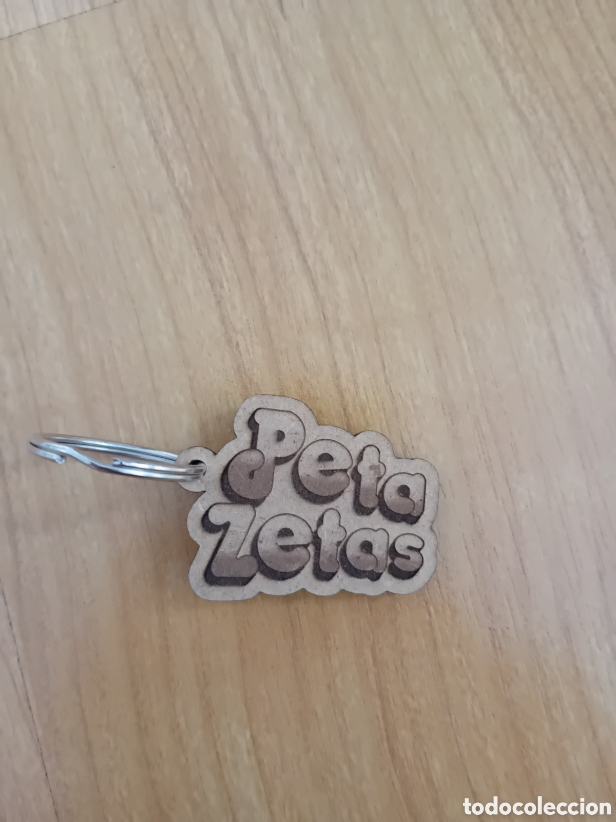Colecionismo de porta-chaves: EXCLUSIVO LOTE 4 LLAVEROS PETA ZETAS. HECHOS DE MADERA