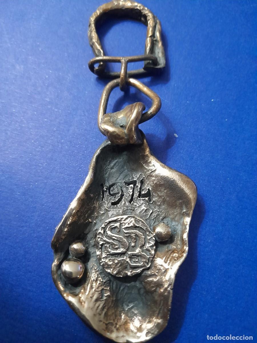 Coleccionismo de llaveros: Llavero de bronce 1974 SB - Foto 3