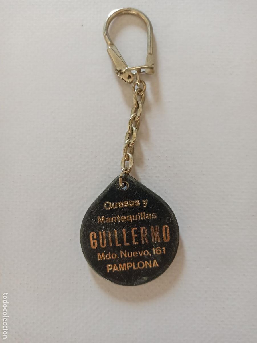 Sammlung von Schl&uuml;sselanh&auml;ngern: LLAVERO QUESOS Y MANTEQUILLAS GUILLERMO - PAMPLONA (116C)