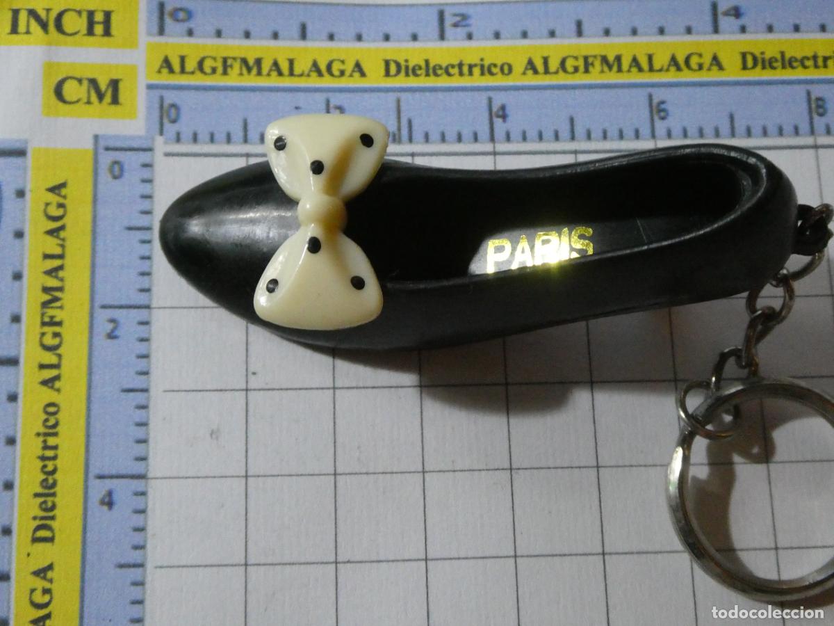 Collection of Keychains: LLAVERO DE MINIATURAS FIGURITAS. ZAPATO DE TAC&Oacute;N PARIS