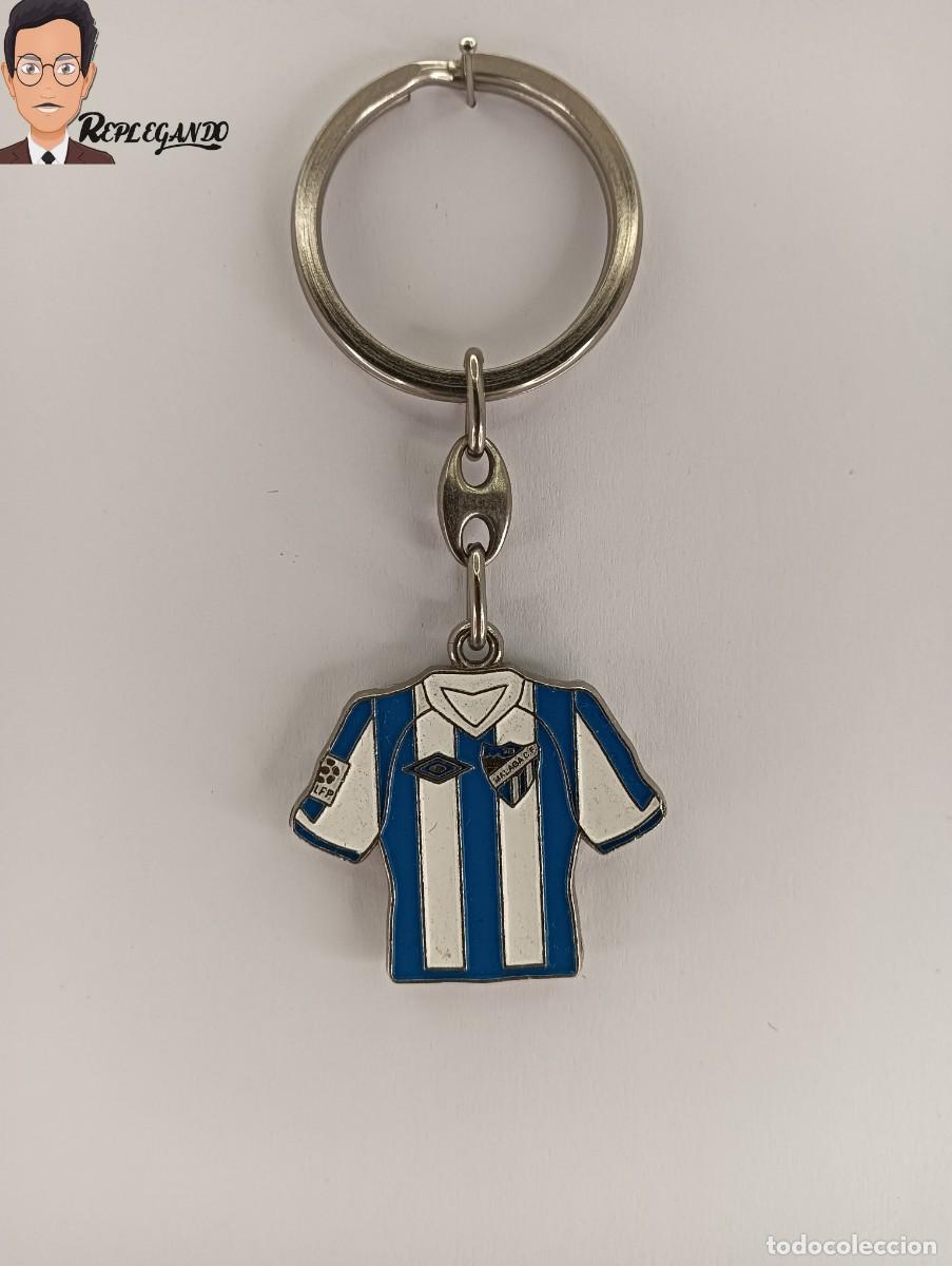 Collection of Keychains: M&Aacute;LAGA C.F. / CAMISETAS EQUIPACI&Oacute;N UMBRO / LLAVERO VINTAGE A&Ntilde;OS 90 / F&Uacute;TBOL (METAL ESMALTADO)