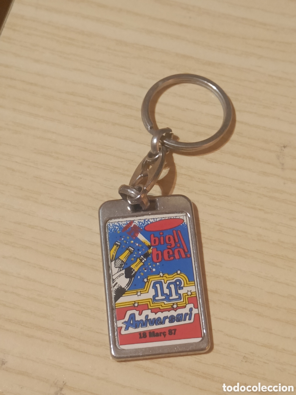 Coleccionismo de llaveros: Antiguo llavero DISCOTECA BIG BEN MOLLERUSSA, CELEBRACI&Oacute;N 11&ordm; ANIVERSARIO, MODELO ROJO, 1987