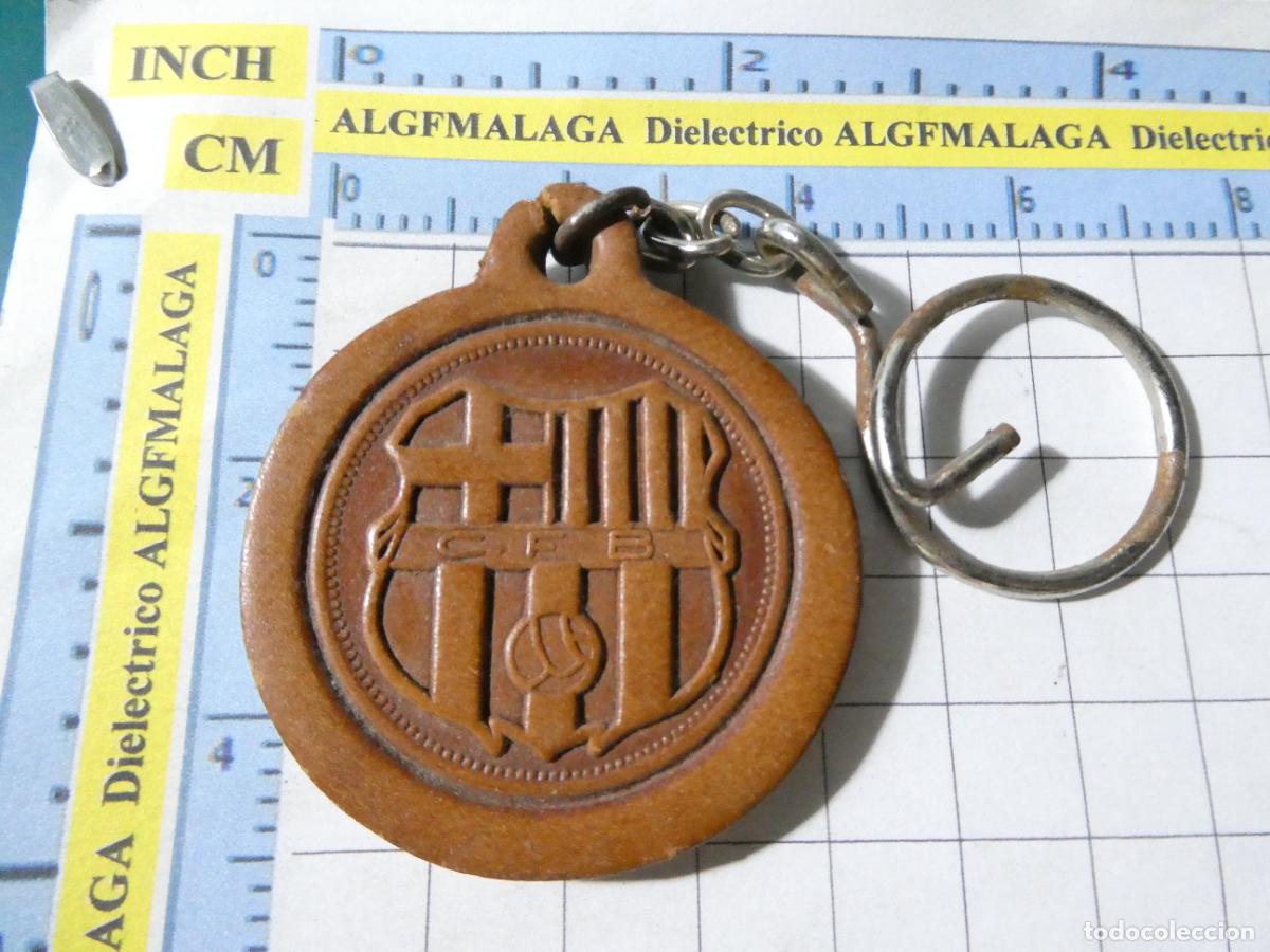 Collectionnisme de portes-cl&eacute;s: LLAVERO DE DEPORTES. CFB BARCELONA F&Uacute;TBOL. ESCUDO CUERO