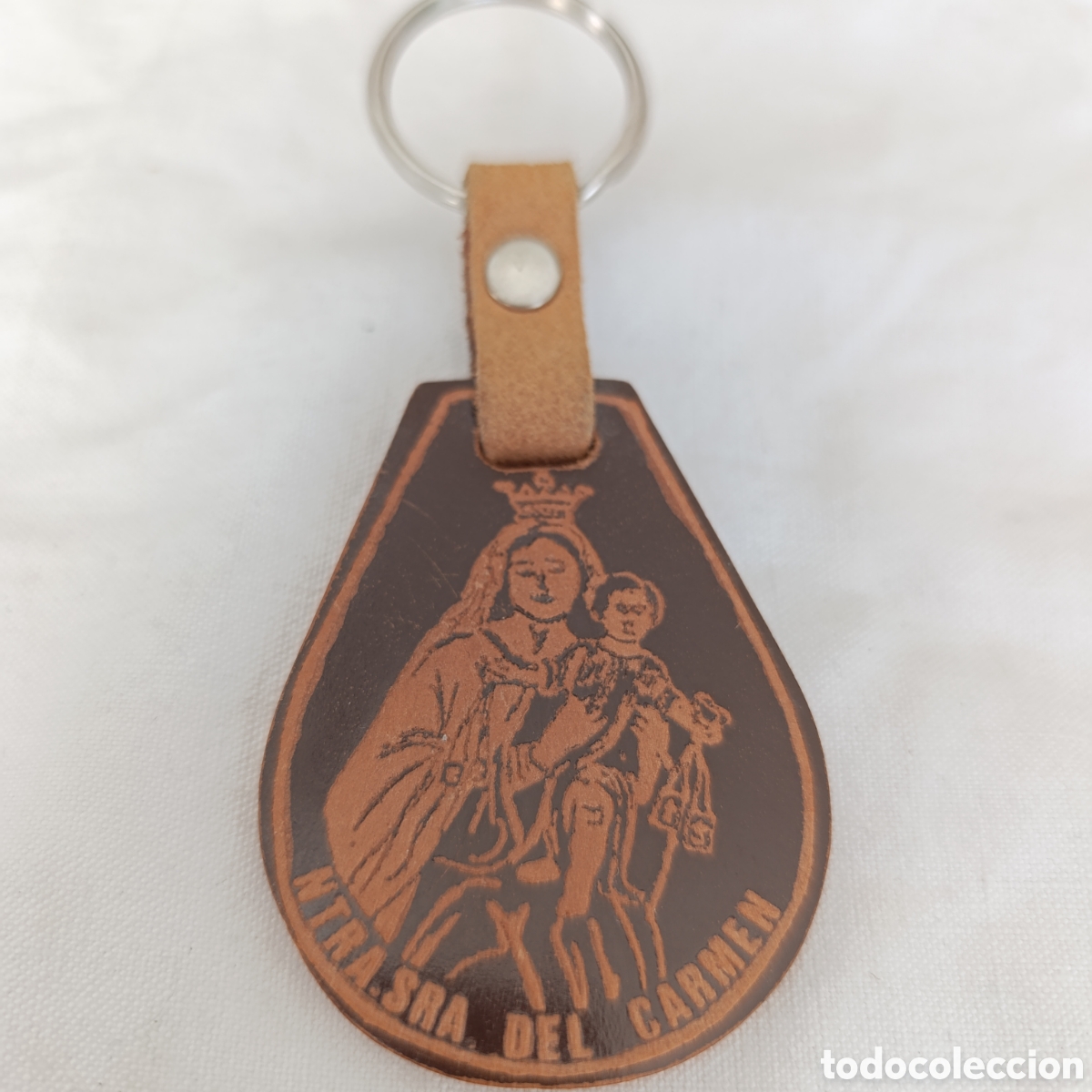 Coleccionismo de llaveros: LLAVERO VIRGEN DEL CARMEN EN PIEL,CON ORACION AL REVERSO
