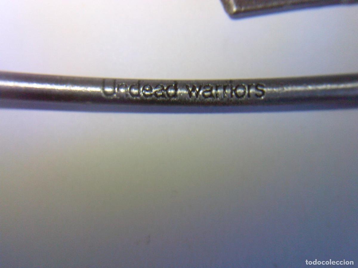 Coleccionismo de llaveros: Llavero de hacha de Undead Warriors - Foto 2
