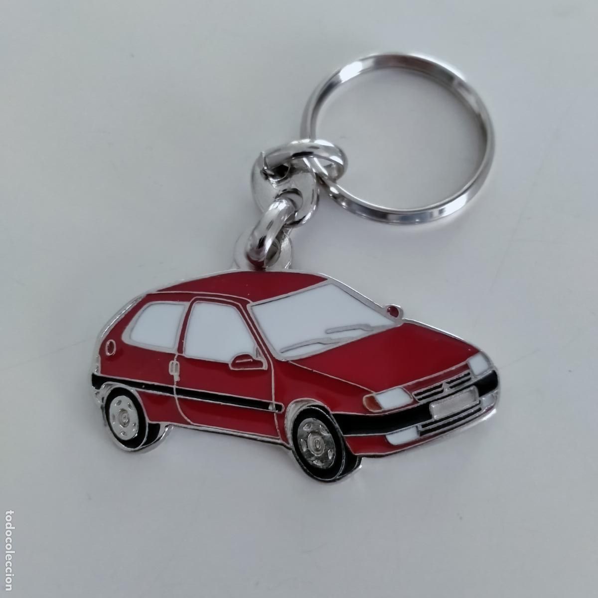 Coleccionismo de llaveros: Llavero Citro&euml;n saxo rojo