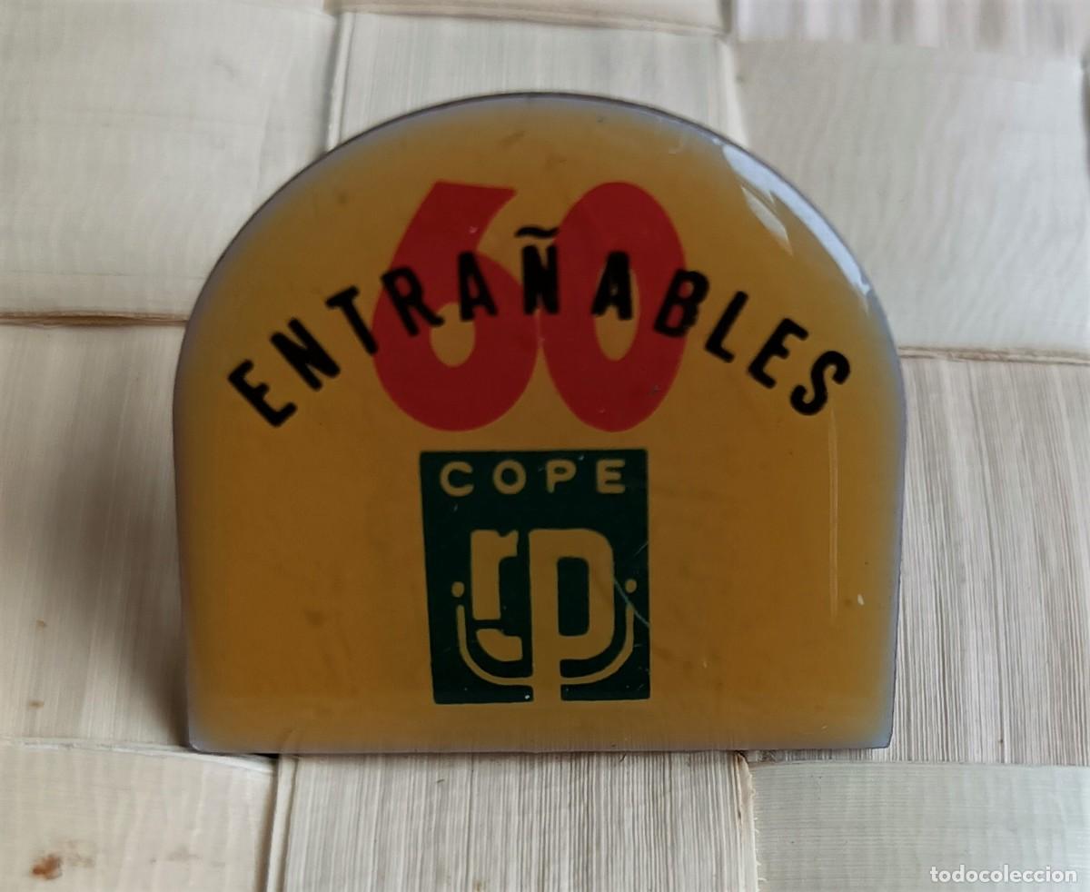 Coleccionismo de llaveros: pin cadena cope entra&ntilde;ables 60 - Foto 1