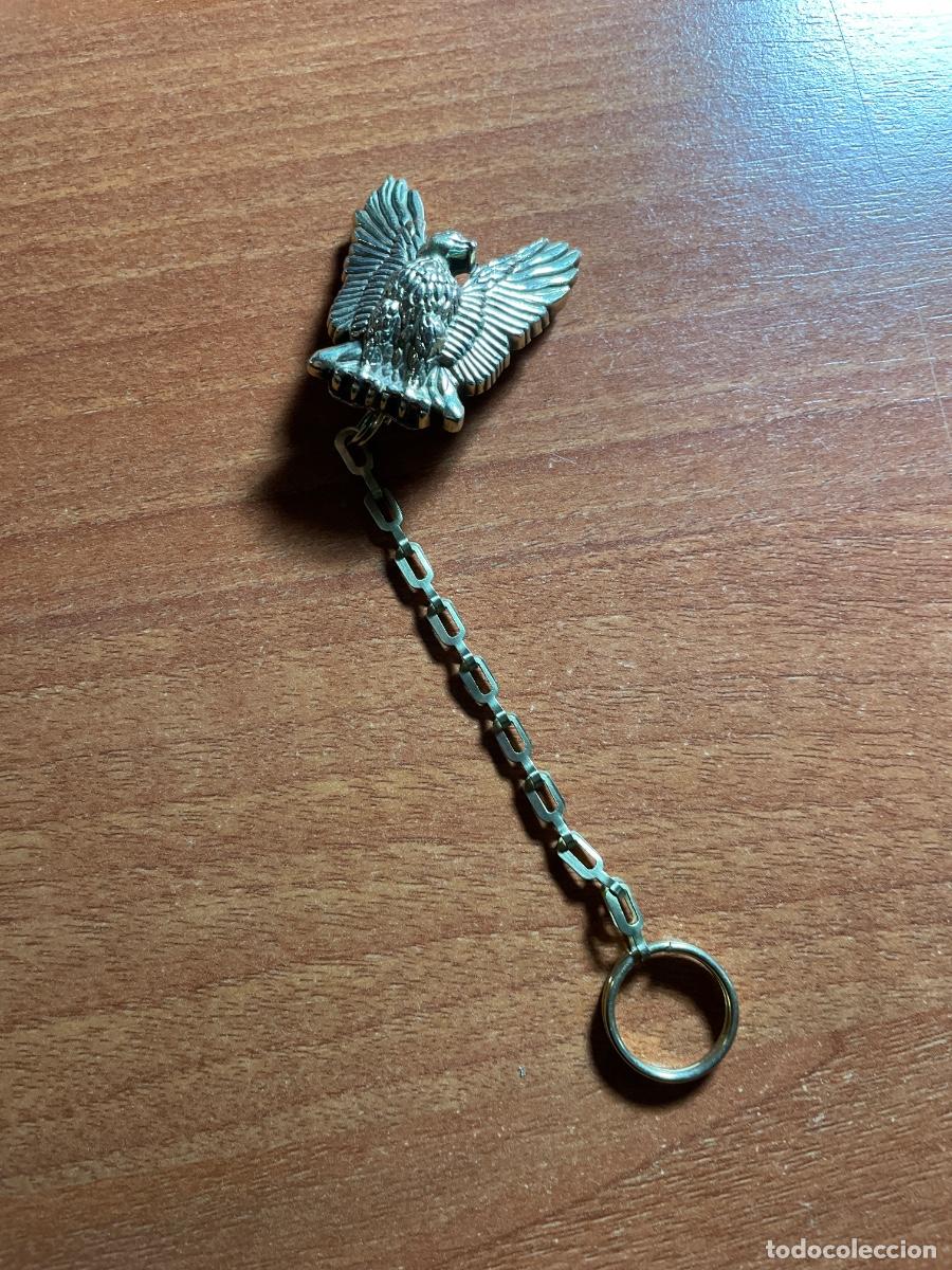 Coleccionismo de llaveros: Antiguo llavero macizo de bronce Eagle - Foto 1