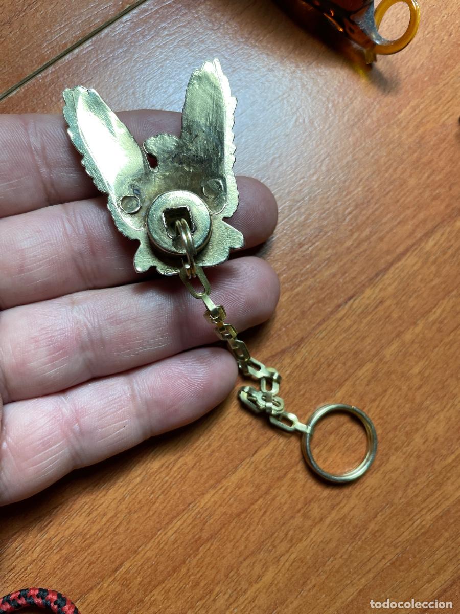 Coleccionismo de llaveros: Antiguo llavero macizo de bronce Eagle - Foto 3