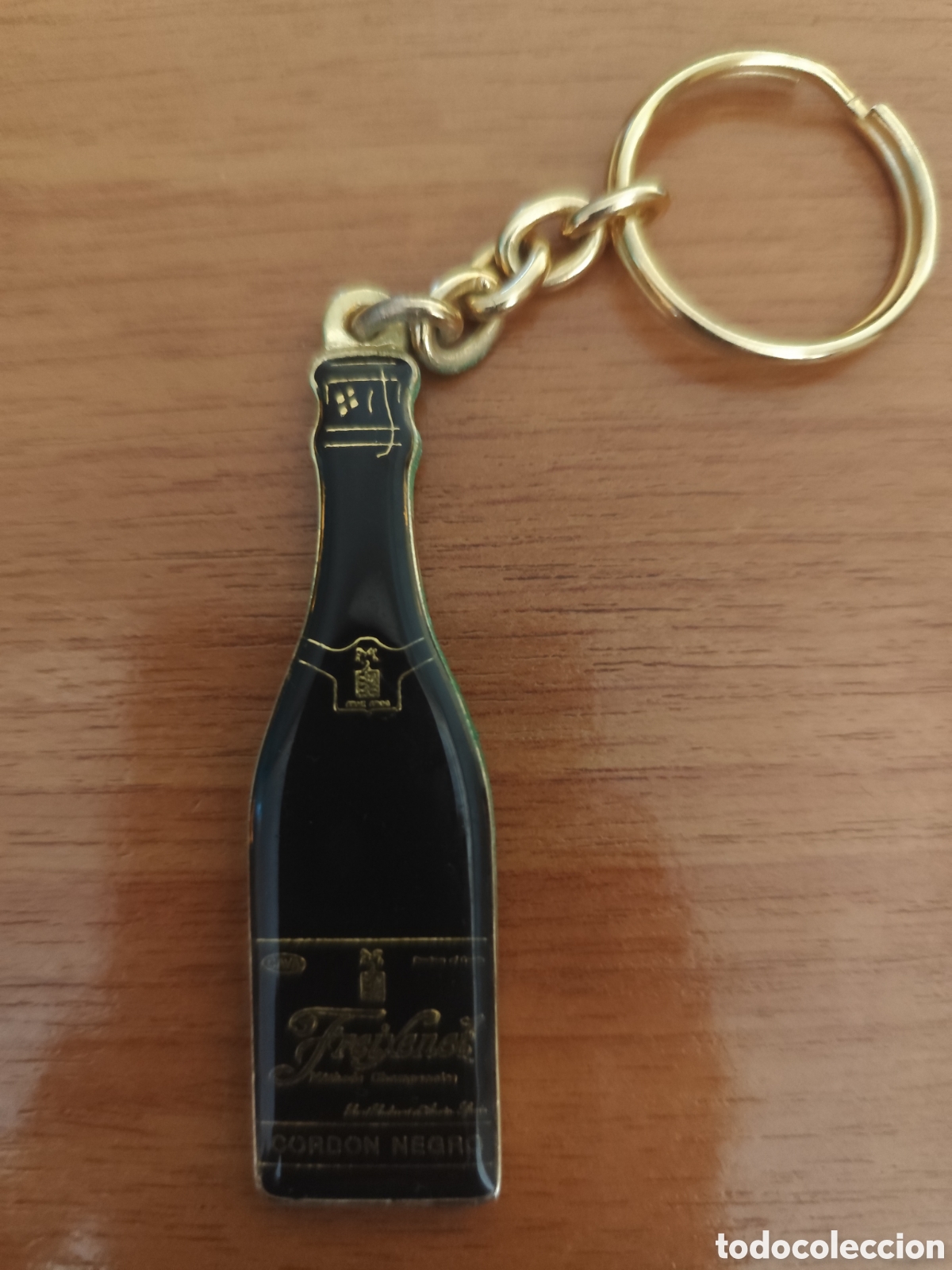 Coleccionismo de llaveros: Freixenet cord&oacute;n negro llavero - Foto 1