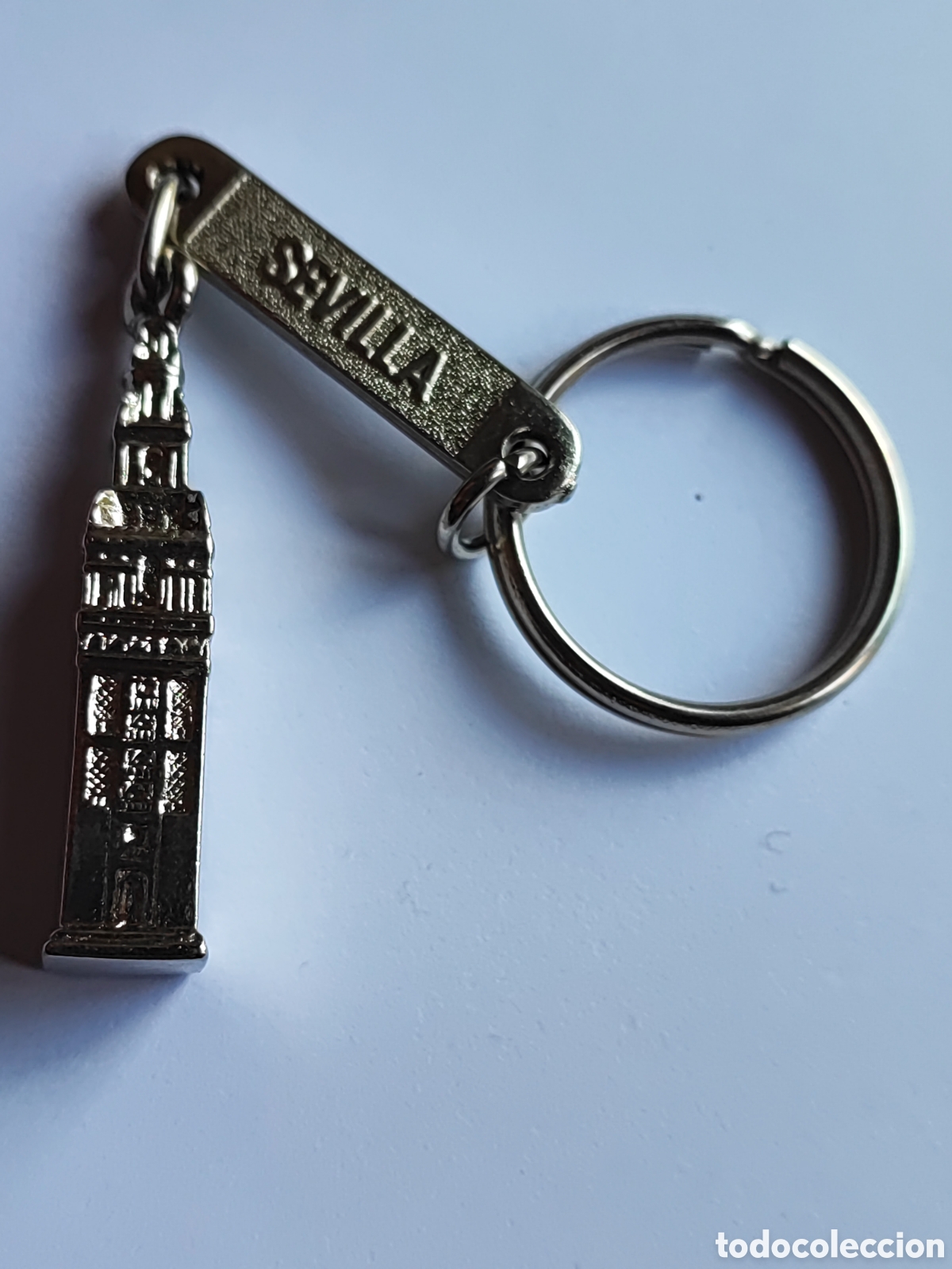 Collectionnisme de portes-cl&eacute;s: LLAVERO MET&Aacute;LICO RECUERDO DE SEVILLA. GIRALDA