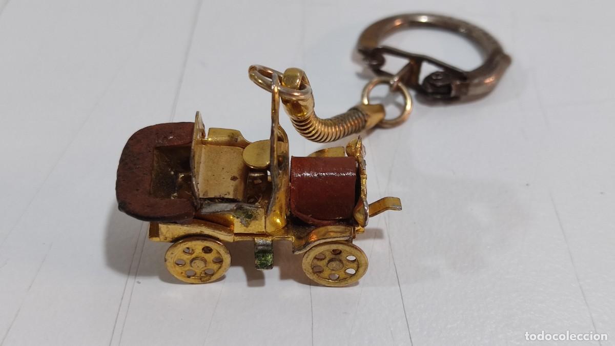 Sammlung von Schl&uuml;sselanh&auml;ngern: 645 LLAVERO VINTAGE ITALIANO, COCHE ANTIGUO, METAL DORADO, A&Ntilde;OS 60/70