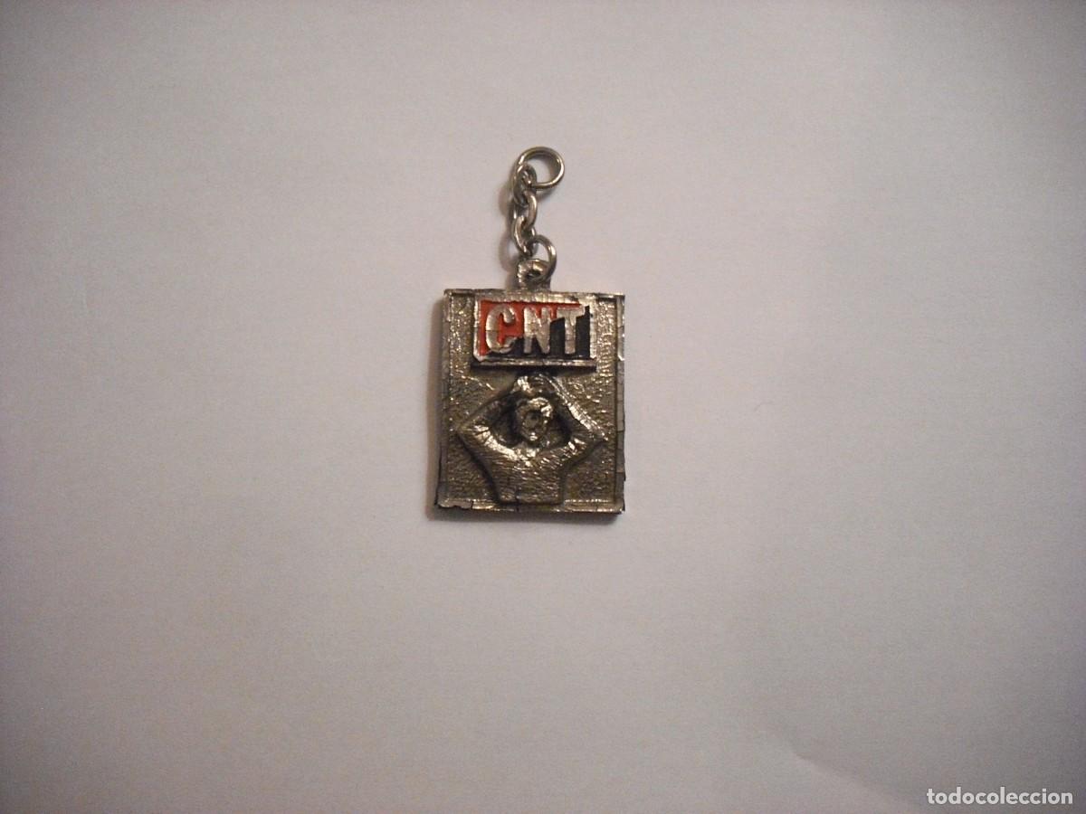 Coleccionismo de llaveros: ANTIGUO LLAVERO DE LA CNT - Foto 1