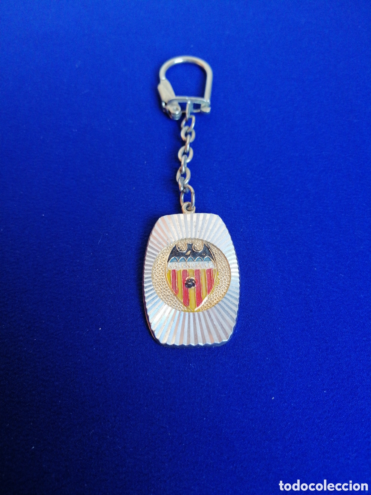Collection of Keychains: VALENCIA CLUB DE F&Uacute;TBOL LLAVERO ANTIGUO