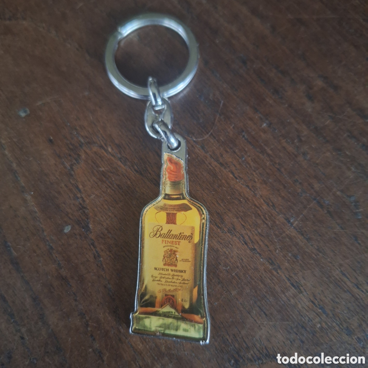 Sammlung von Schl&uuml;sselanh&auml;ngern: Llavero bebida ron ballantines