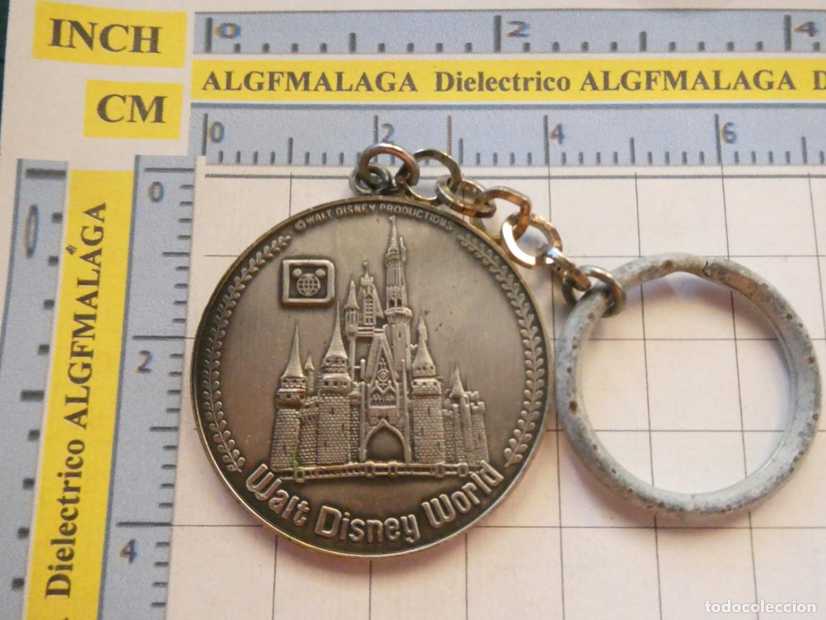 Collection of Keychains: LLAVERO DE TURISMO. WALT DISNEY DISNEYWORLD TOMORROWLAND FANTASYLAND FRONTIERLAND MAIN STREET
