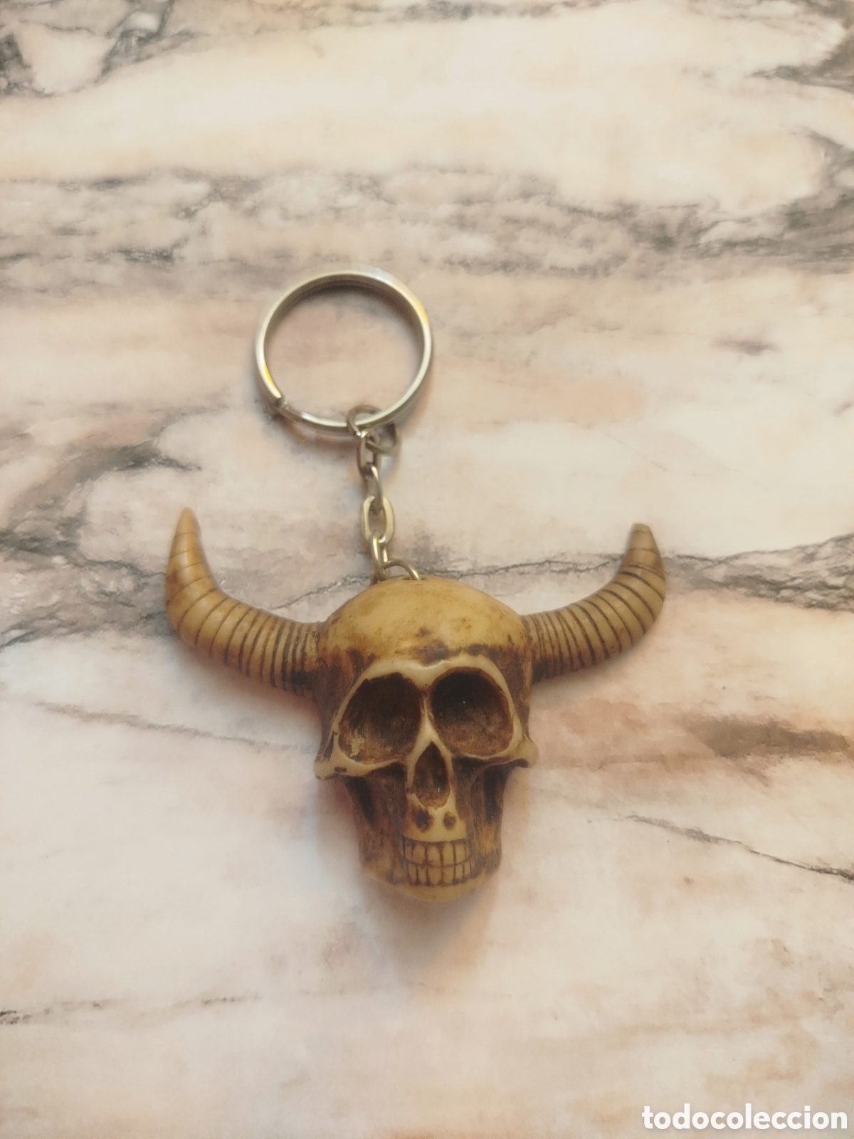 Coleccionismo de llaveros: ANTIGUO LLAVERO CALAVERA VIKINGA DE RESINA