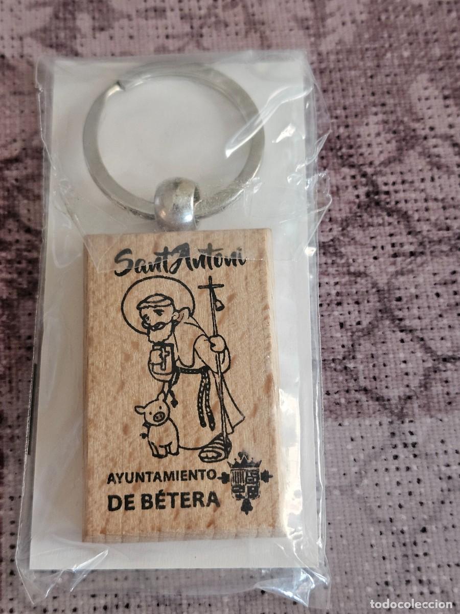 Collezionismo di Portachiavi: Llavero De Madera Precintado De Las Fiestas De San Antoni, Obsequio Del Ayuntamiento B&eacute;tera.