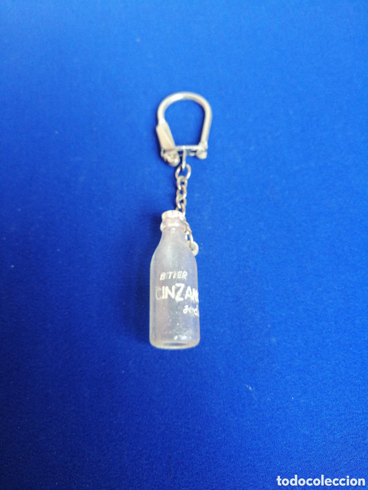 Sammlung von Schl&uuml;sselanh&auml;ngern: BITER CINZANO BOTELLA LLAVERO ANTIGUO