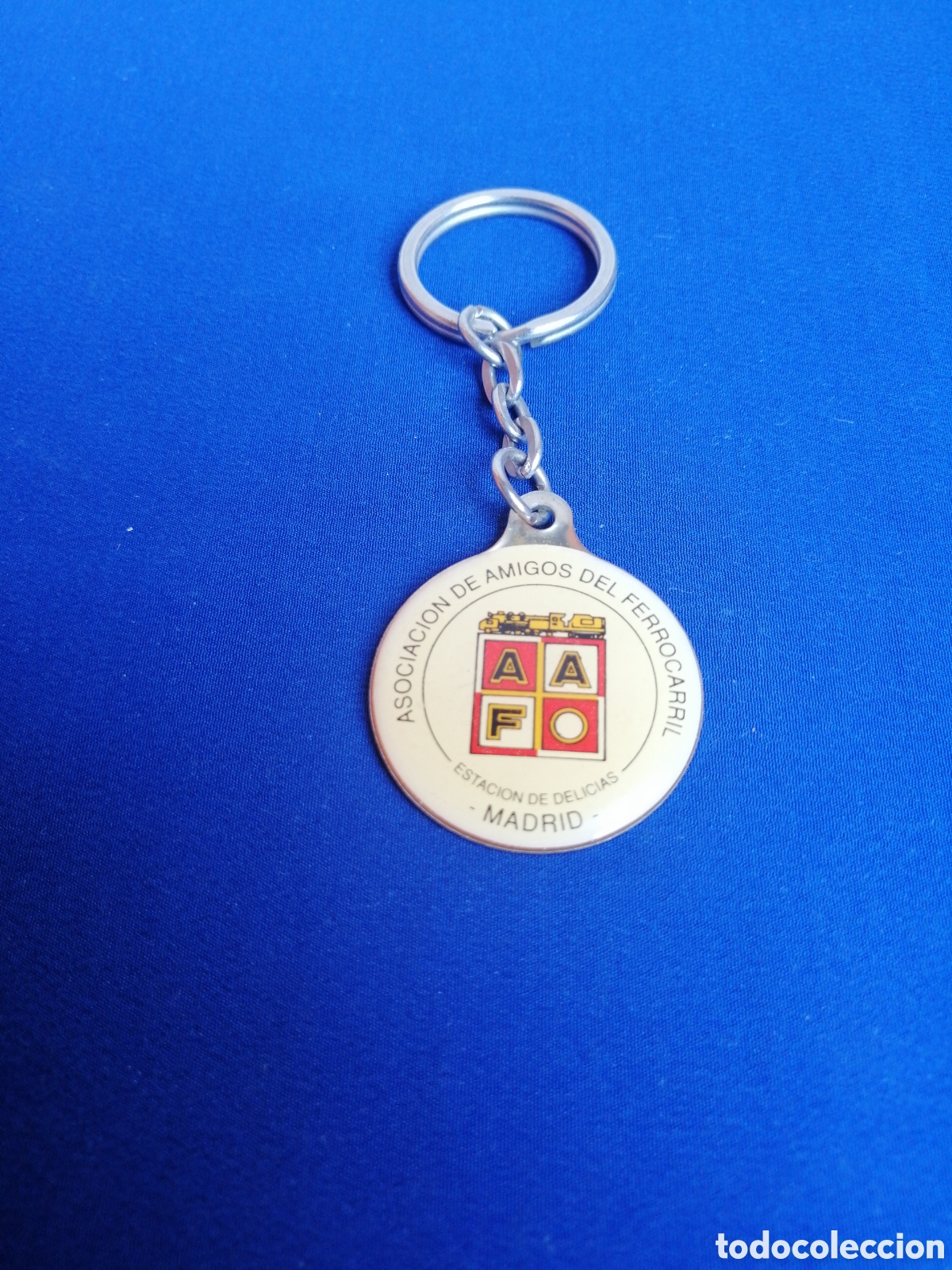 Collectionnisme de portes-cl&eacute;s: ASOCIACI&Oacute;N AMIGOS DEL FERROCARRIL - ESTACI&Oacute;N DE DELICIAS - MADRID - FERROVIARIO LLAVERO