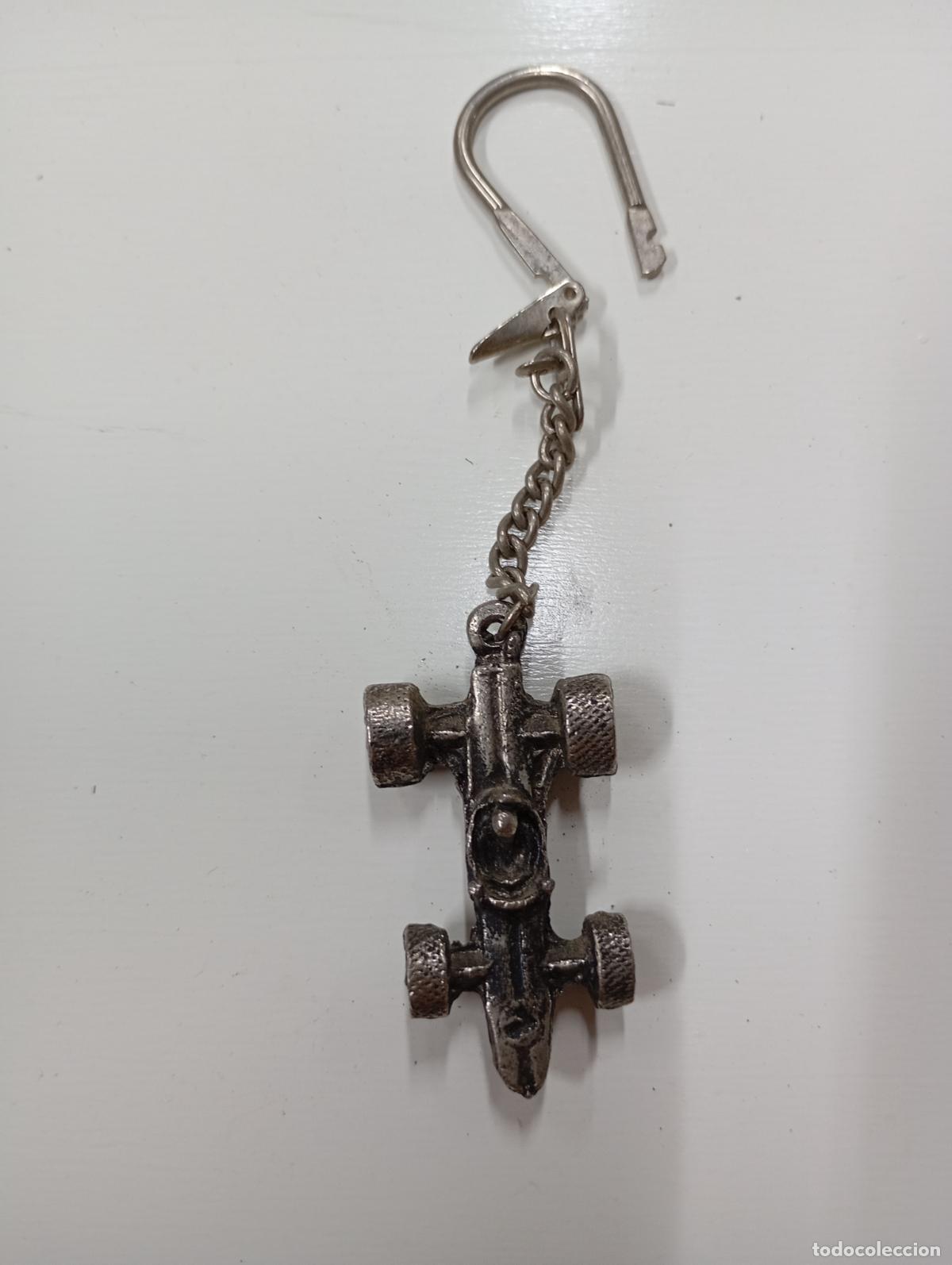 Collection of Keychains: LLAVERO COCHE DE CARRERAS. CAR174