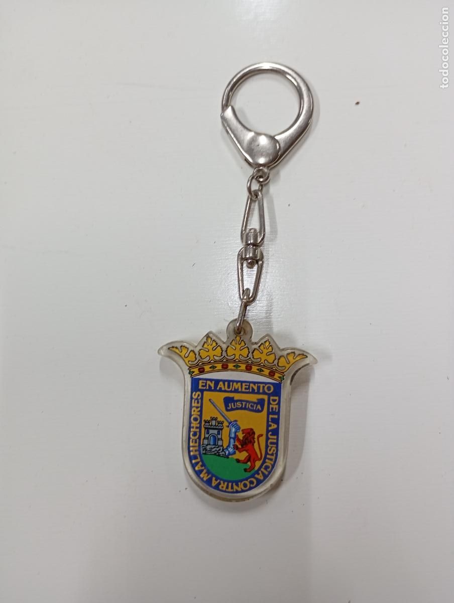 Collection of Keychains: LLAVERO ESCUDO &Aacute;LAVA. CAR174