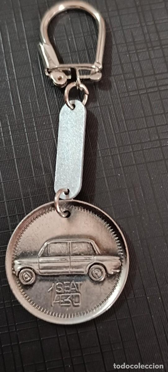 Coleccionismo de llaveros: ANTIGUO LLAVERO SEAT 1430, ANTES DE 1970