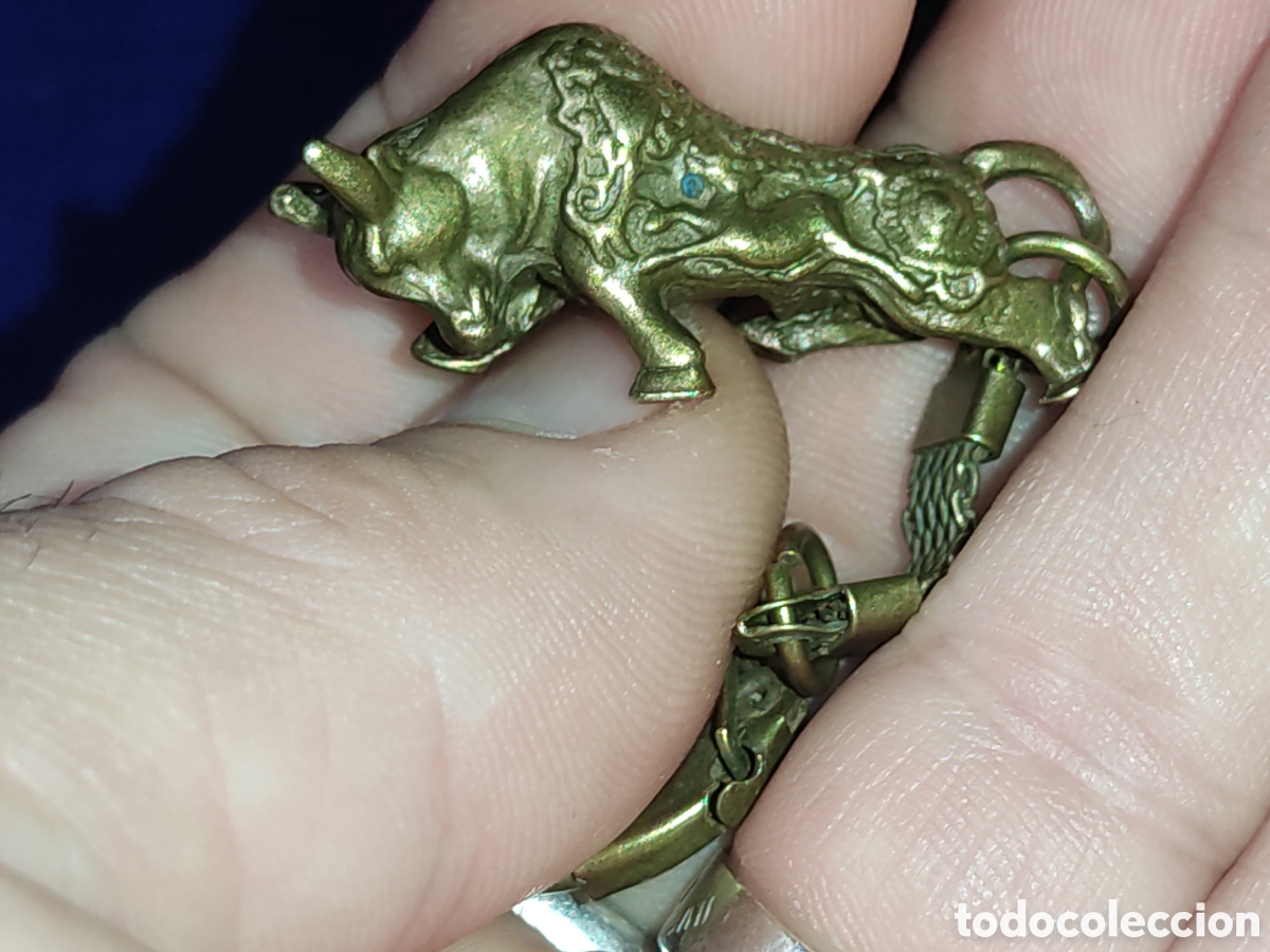 Coleccionismo de llaveros: Llavero Toro de bronce o lat&oacute;n repujado.