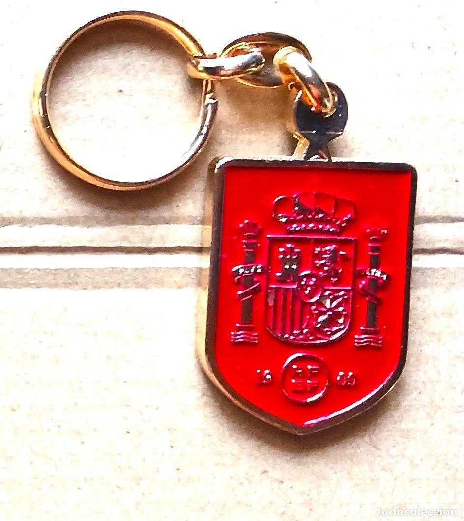 Sammlung von Schl&uuml;sselanh&auml;ngern: FEF ESPA&Ntilde;A RFEF SELECCION LLAVERO ESCUDO LOGO FUTBOL METAL KEYRING CHAVEIRO PORTE-CLES R40R