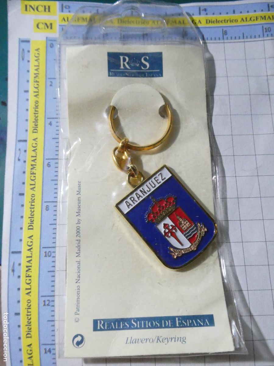 Collection of Keychains: LLAVERO DE TURISMO. ESCUDO HER&Aacute;LDICO DE ARANJUEZ MADRID REALES SITIOS DE ESPA&Ntilde;A