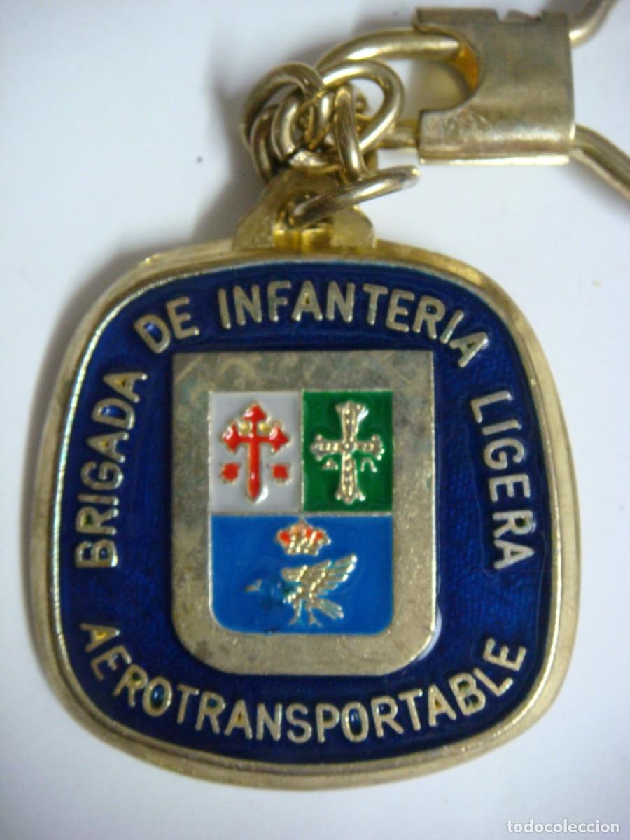 Coleccionismo de llaveros: LLAVERO MILITAR BRIGADA DE INFANTERIA LIGERA AEROTRANSPORTABLE-(&)