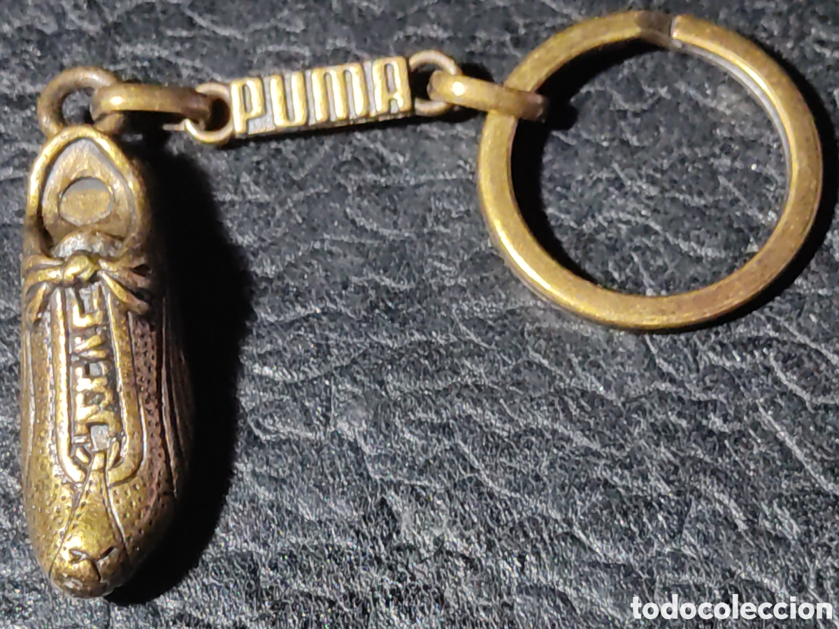 Sammlung von Schl&uuml;sselanh&auml;ngern: Llavero Puma & bota de futbol de bronce,lat&oacute;n o similar.Vintage.