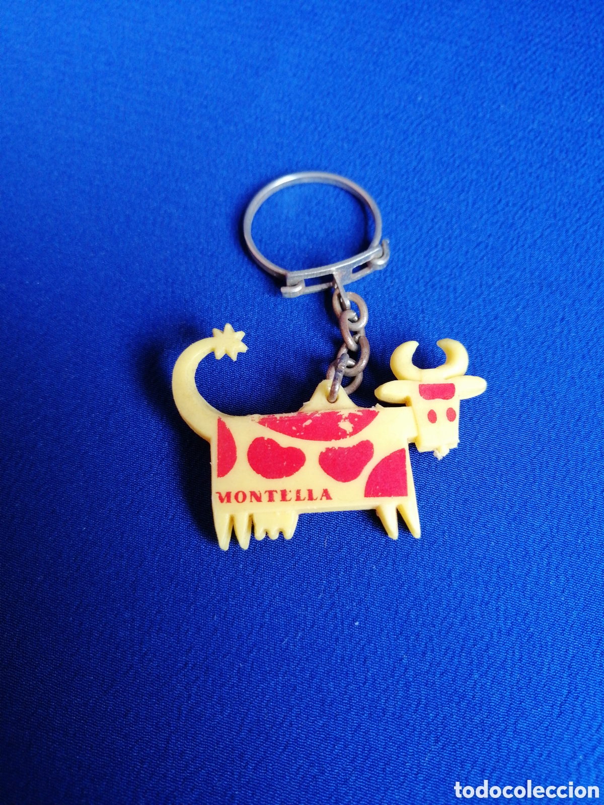 Sammlung von Schl&uuml;sselanh&auml;ngern: QUESO MONTELLA - VACA - LLAVERO PUBLICIDAD ANTIGUO