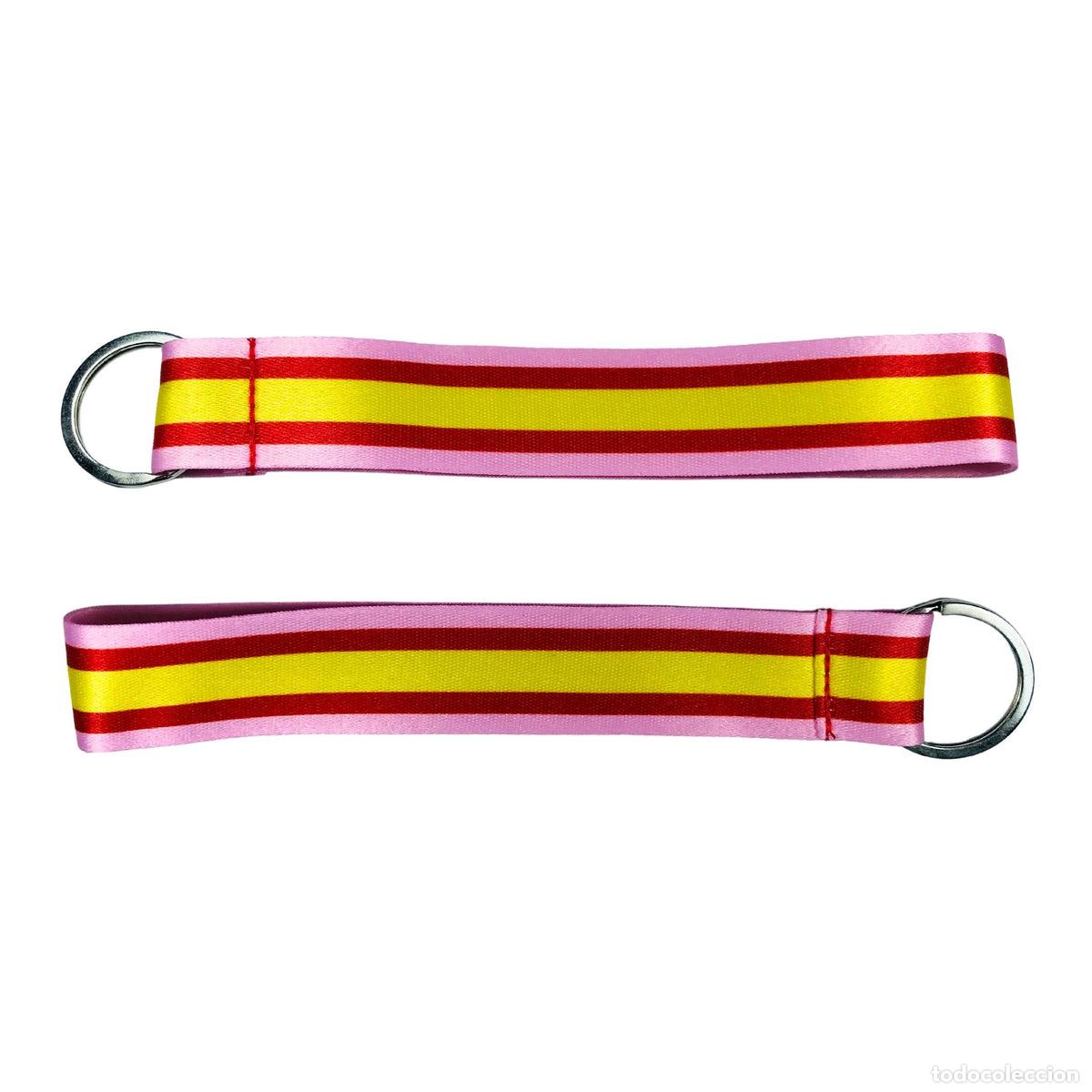 Collection of Keychains: Llavero Tela - Bandera de Espa&ntilde;a Fondo Rosa - K031