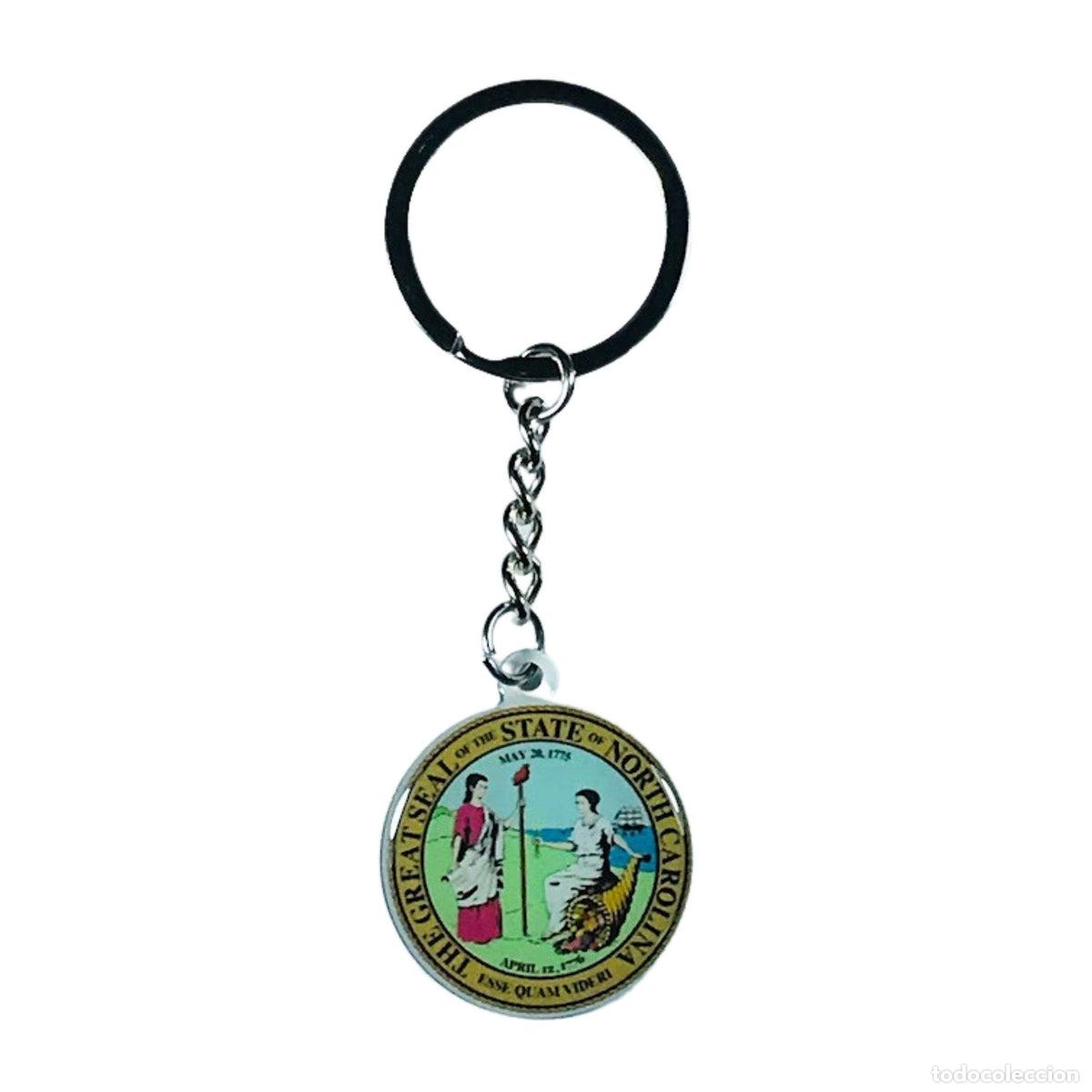 Collection of Keychains: Llavero Metal - Escudo Estado North Carolina - USA
