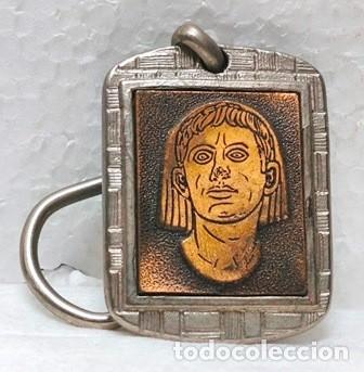 Sammlung von Schl&uuml;sselanh&auml;ngern: LLAVERO DE METAL FERIAS Y FIESTAS MERIDA 1985 - LLAV-28246 - B-1077