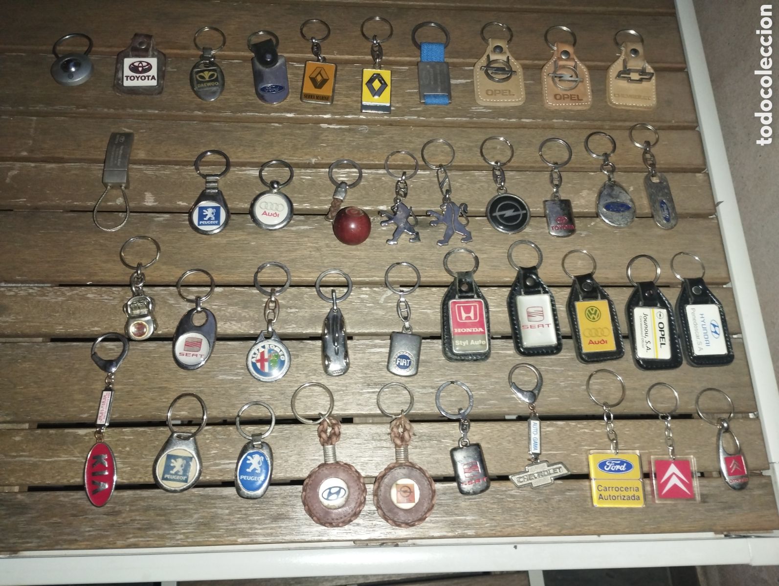 Coleccionismo de llaveros: Lote de 40 llaveros todos diferentes de marcas de automobiles