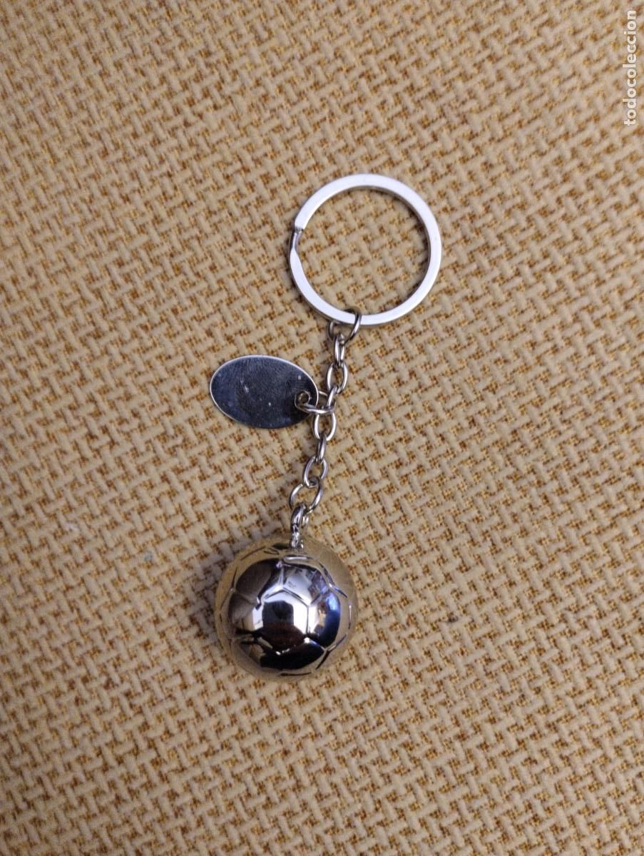 Collectionnisme de portes-cl&eacute;s: Llavero metalico Balon Futbol