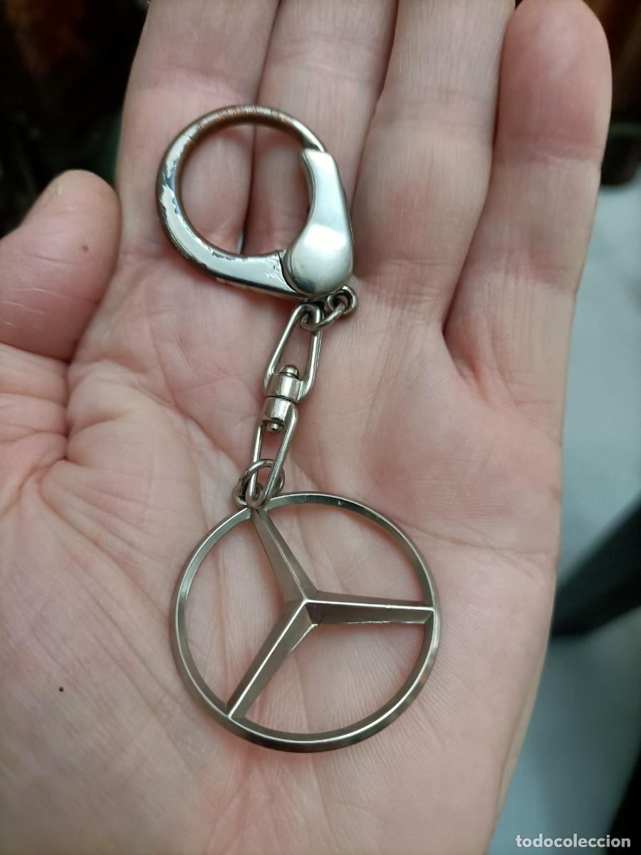 Collection of Keychains: LLAVERO MET&Aacute;LICO. DE COCHES MERCEDES. PERFECTO ESTADO.