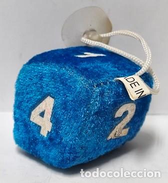 Collectionnisme de portes-cl&eacute;s: LLAVERO DADO DE PELUCHE AZUL CON UNA VENTOSA - LLAV-28356 - B-1083