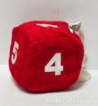 Collectionnisme de portes-cl&eacute;s: LLAVERO DADO DE PELUCHE ROJO CON UNA VENTOSA - LLAV-28357 - B-1083