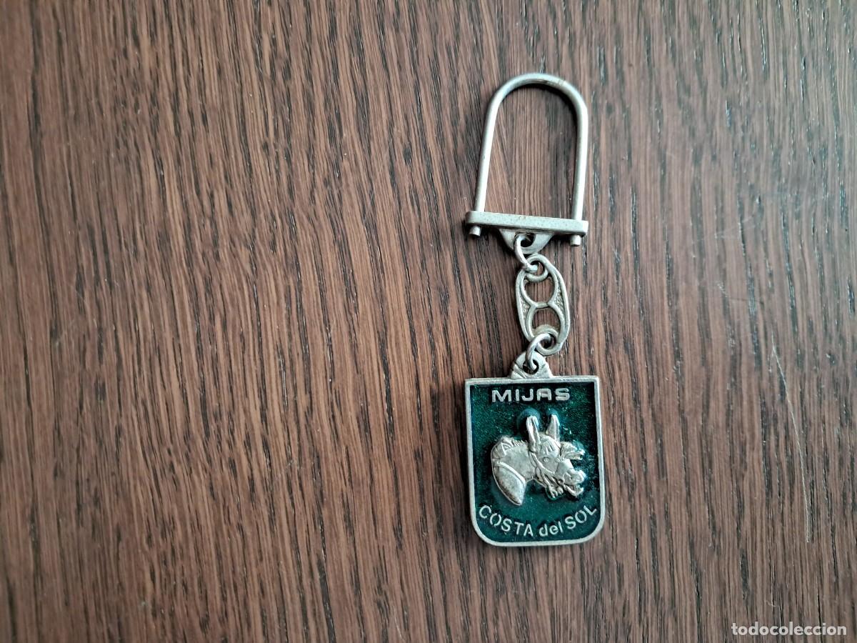 Colecionismo de porta-chaves: llavero de metal de turismo, Mijas, Costa Del Sol, M&aacute;laga, con escudo.