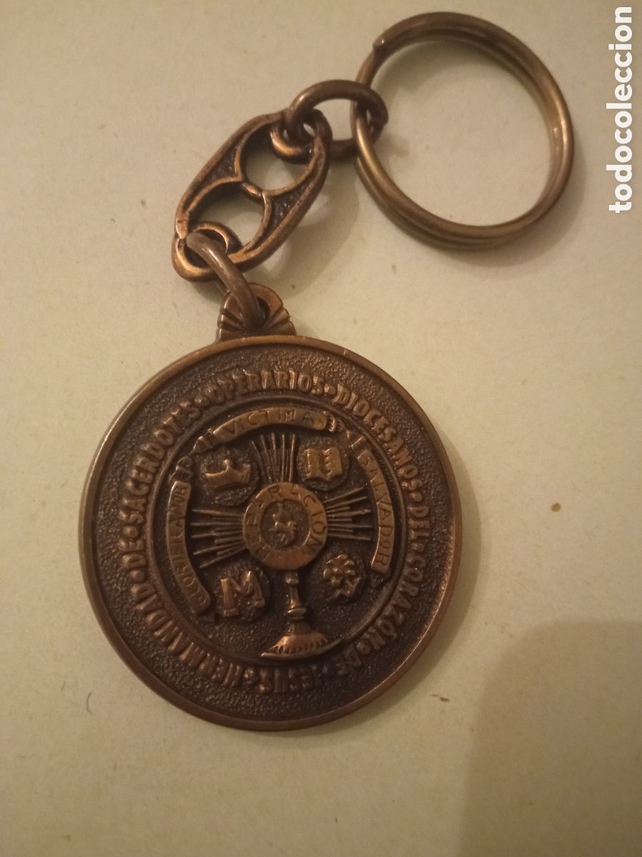Coleccionismo de llaveros: Llavero a Doble cara,Hermandad de Sacerdotes Operarios diocesanos del Corazon de Jes&uacute;s, Toledo