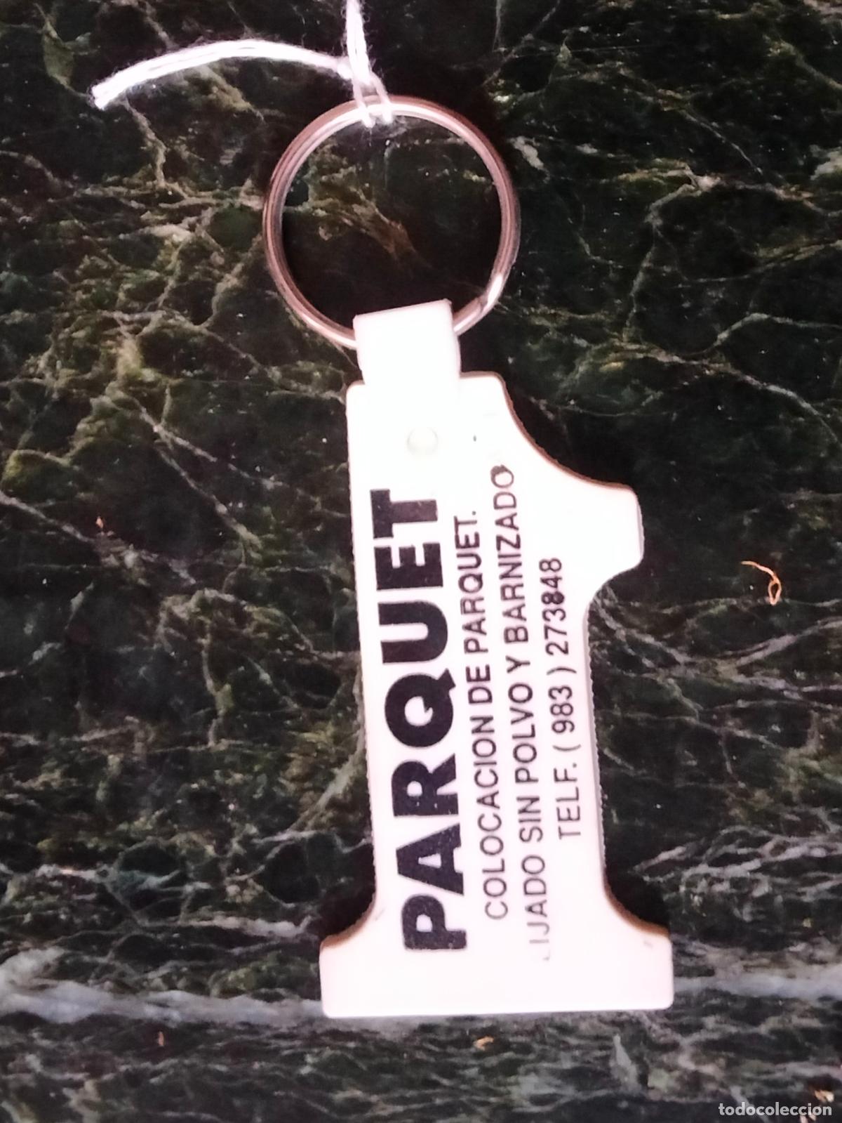 Collection of Keychains: Llavero Parquet L&aacute;zaro Collazos.