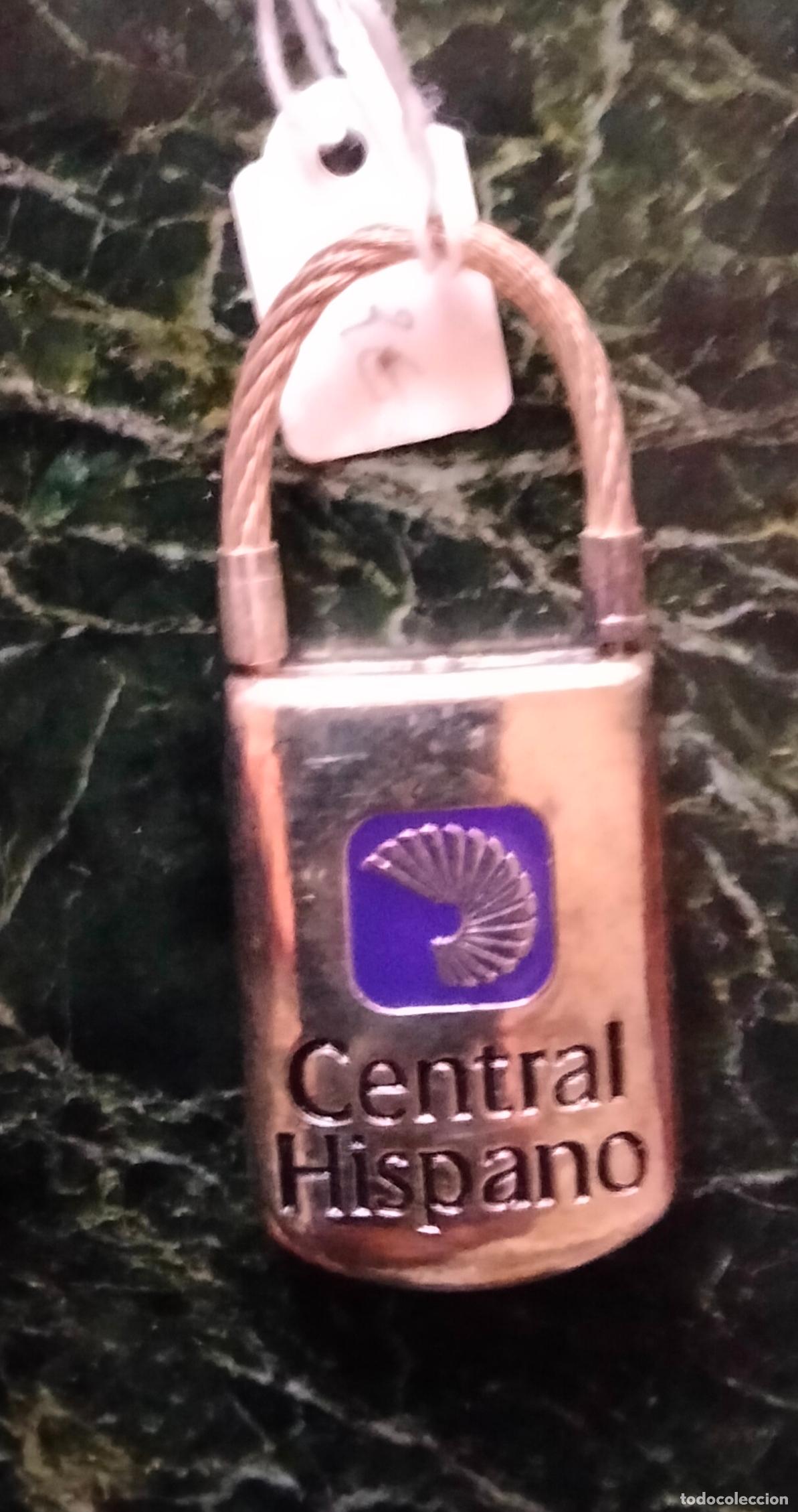 Collection of Keychains: Llavero Central Hispano.